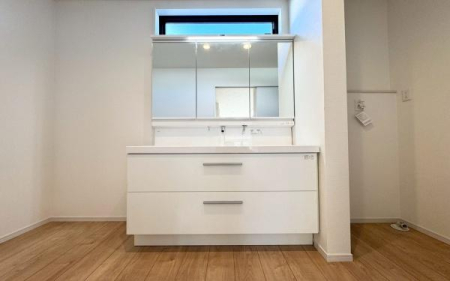 �_�ސ쌧���l�s�s�}�擌�R�c1���ڂ̐V�z��ˌ��Ă̐��ʑ�E���ʏ�