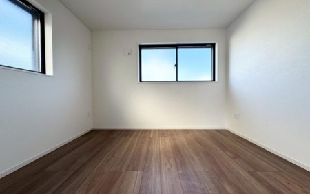 �_�ސ쌧���l�s�s�}�擌�R�c1���ڂ̐V�z��ˌ��Ă̎q������