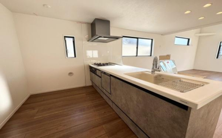 �_�ސ쌧���l�s�s�}�擌�R�c1���ڂ̐V�z��ˌ��ẴL�b�`��