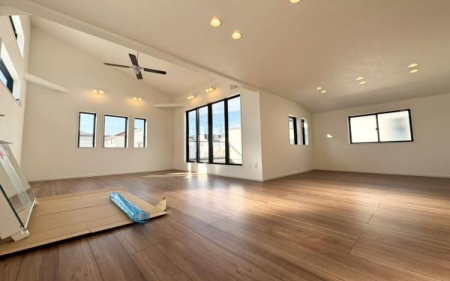 �_�ސ쌧���l�s�s�}�擌�R�c1���ڂ̐V�z��ˌ��Ẵ��r���O