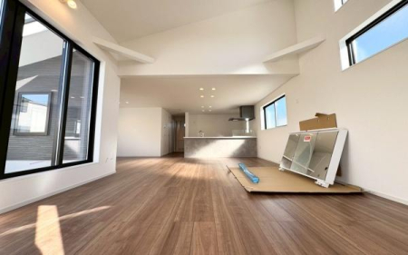 �_�ސ쌧���l�s�s�}�擌�R�c1���ڂ̐V�z��ˌ��Ẵ��r���O