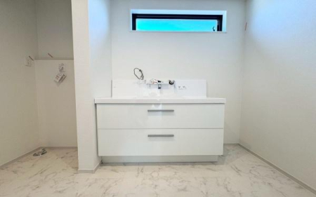 �_�ސ쌧���l�s�s�}�擌�R�c1���ڂ̐V�z��ˌ��Ă̐��ʑ�E���ʏ�