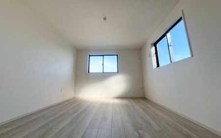 �_�ސ쌧���l�s�s�}�擌�R�c1���ڂ̐V�z��ˌ��Ă̎q������