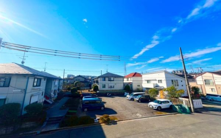 �_�ސ쌧���l�s�s�}�擌�R�c1���ڂ̐V�z��ˌ��Ă̏Z�˂���̒��]�ʐ^