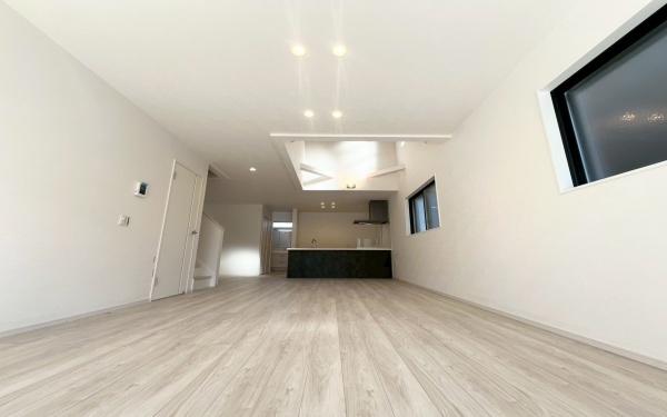 �_�ސ쌧���l�s�s�}�擌�R�c1���ڂ̐V�z��ˌ��Ẵ��r���O