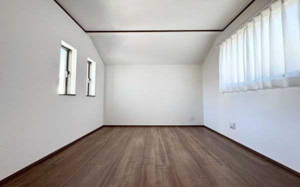 �����s���c�s����2���ڂ̐V�z��ˌ��Ă̎q������