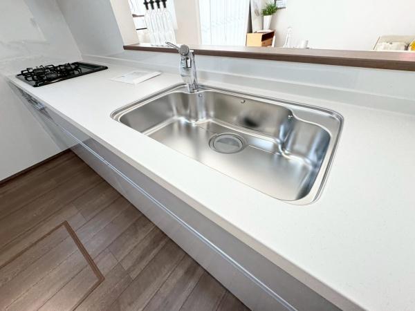 �����s���c�s����2���ڂ̐V�z��ˌ��ẴL�b�`��