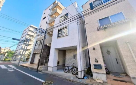 �_�ސ쌧���s������V��2���ڂ̒��È�ˌ��Ă̌��n�O�ώʐ^