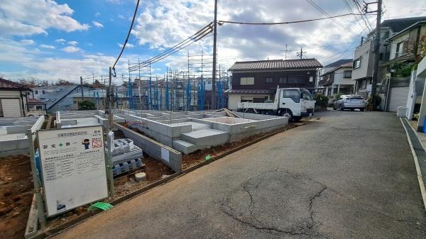 �_�ސ쌧���s�������c3���ڂ̐V�z��ˌ��Ă̑O�ʓ��H�܂ތ��n�ʐ^