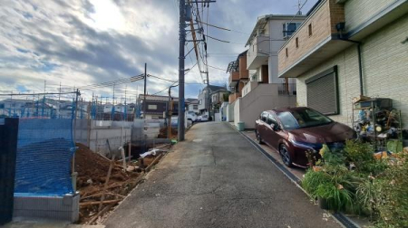 �_�ސ쌧���s�������c3���ڂ̐V�z��ˌ��Ă̑O�ʓ��H�܂ތ��n�ʐ^