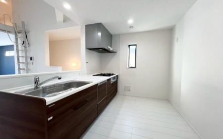 �_�ސ쌧���͌��s��摊��3���ڂ̐V�z��ˌ��ẴL�b�`��