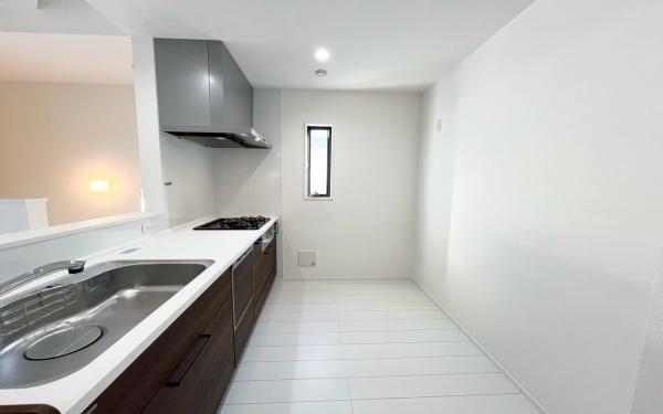 �_�ސ쌧���͌��s��摊��3���ڂ̐V�z��ˌ��ẴL�b�`��