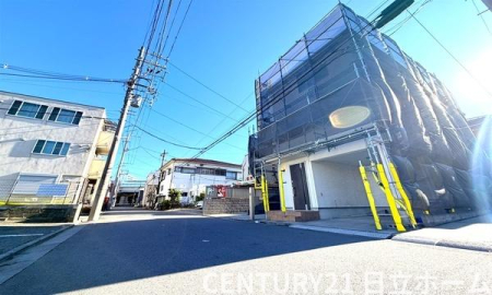 �_�ސ쌧���s������{1���ڂ̒��È�ˌ��Ă̑O�ʓ��H�܂ތ��n�ʐ^