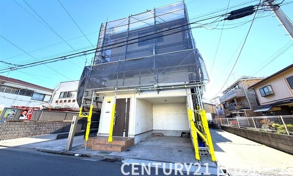 �_�ސ쌧���s������{1���ڂ̒��È�ˌ��Ă̑O�ʓ��H�܂ތ��n�ʐ^