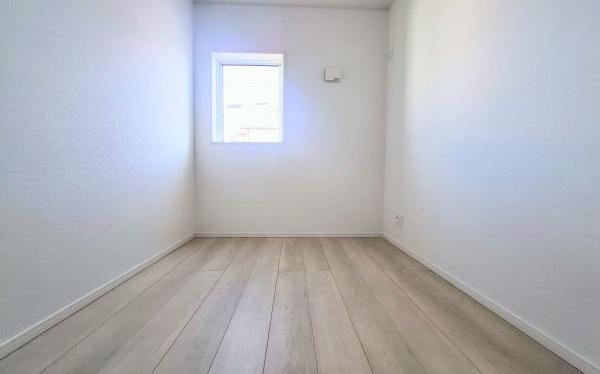 �_�ސ쌧���l�s�˒ˋ�[�J���̐V�z��ˌ��Ẵ��r���O�ȊO�̋���