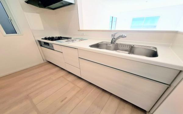 �_�ސ쌧���l�s�˒ˋ�[�J���̐V�z��ˌ��ẴL�b�`��