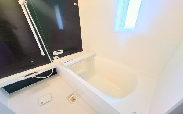 �_�ސ쌧���l�s�˒ˋ�[�J���̐V�z��ˌ��Ă̗���