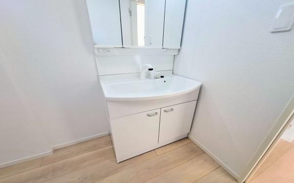 �_�ސ쌧���l�s�˒ˋ�[�J���̐V�z��ˌ��Ă̐��ʑ�E���ʏ�