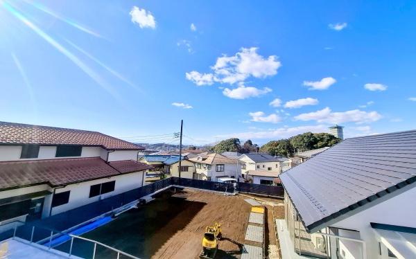 �_�ސ쌧���l�s�˒ˋ�[�J���̐V�z��ˌ��Ă̏Z�˂���̒��]�ʐ^