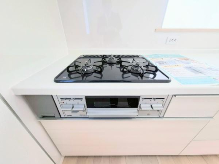 �_�ސ쌧���l�s�˒ˋ�[�J���̐V�z��ˌ��ẴL�b�`��