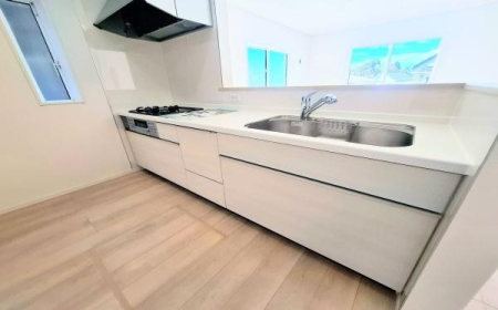 �_�ސ쌧���l�s�˒ˋ�[�J���̐V�z��ˌ��ẴL�b�`��