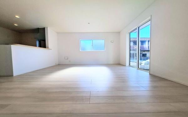 �_�ސ쌧���l�s�˒ˋ�[�J���̐V�z��ˌ��Ẵ��r���O