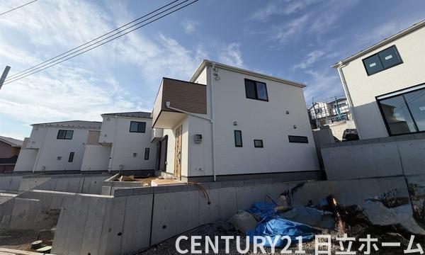 �_�ސ쌧���l�s����l�G����̐V�z��ˌ��Ă̑O�ʓ��H�܂ތ��n�ʐ^