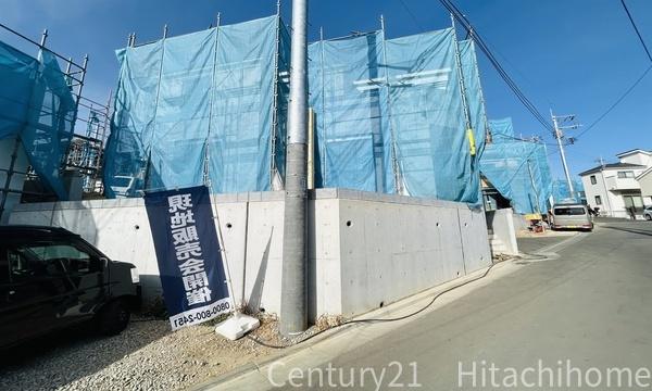 �_�ސ쌧���l�s����l�G����̐V�z��ˌ��Ă̑O�ʓ��H�܂ތ��n�ʐ^