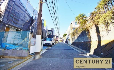 �_�ސ쌧���l�s�����x����1���ڂ̐V�z��ˌ��Ă̑O�ʓ��H�܂ތ��n�ʐ^