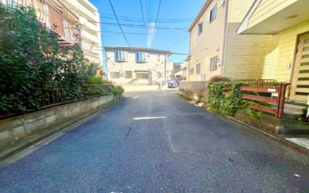 �����s���c�s�ߊ�1���ڂ̒��È�ˌ��Ă̑O�ʓ��H�܂ތ��n�ʐ^