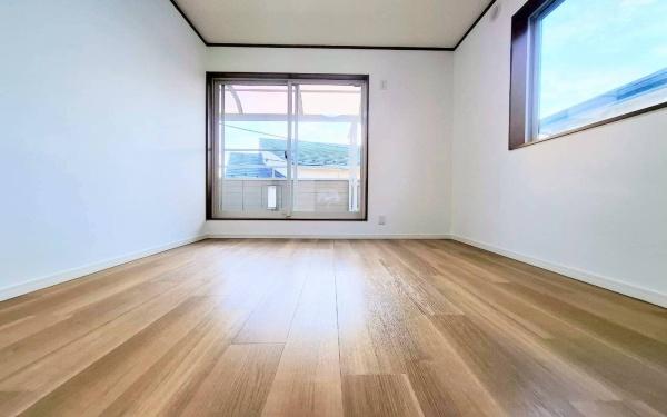 �����s���c�s�X��5���ڂ̒��È�ˌ��Ă̎q������