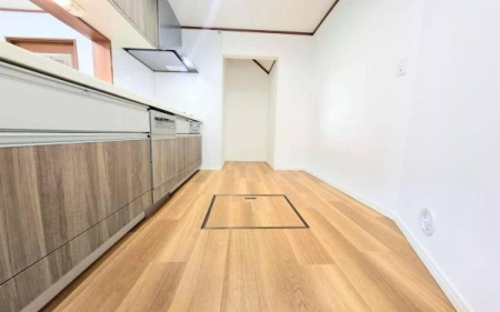 �����s���c�s�X��5���ڂ̒��È�ˌ��ẴL�b�`��