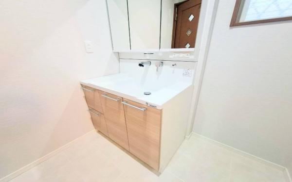 �����s���c�s�X��5���ڂ̒��È�ˌ��Ă̐��ʑ�E���ʏ�