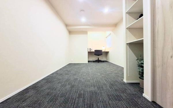 �_�ސ쌧��a�s���ߊԂ̒��Ã}���V�����̐Q��