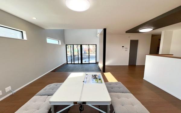 �_�ސ쌧��a�s���ߊԂ̐V�z��ˌ��Ẵ��r���O