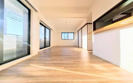 �_�ސ쌧���s������h�͌�6���ڂ̒��Ã}���V�����̃��r���O