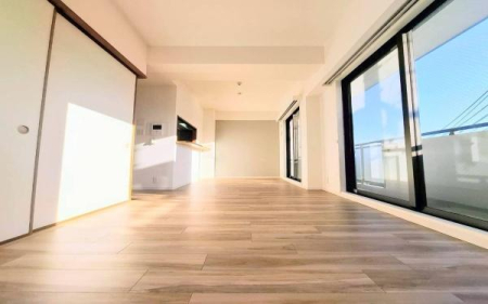 �_�ސ쌧���s������h�͌�6���ڂ̒��Ã}���V�����̃��r���O