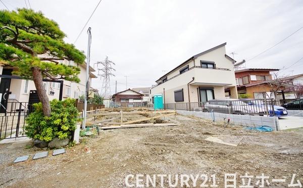 �_�ސ쌧���q�s���{2���ڂ̐V�z��ˌ��Ă̑O�ʓ��H�܂ތ��n�ʐ^