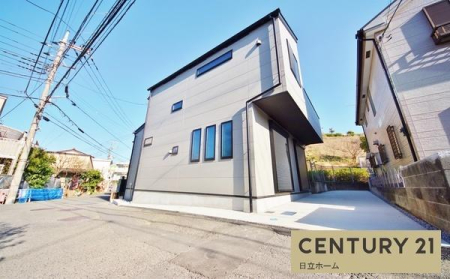 �_�ސ쌧���l�s��撆��2���ڂ̐V�z��ˌ��Ă̑O�ʓ��H�܂ތ��n�ʐ^