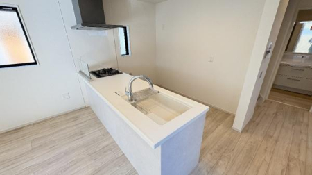 �_�ސ쌧���l�s�s�}�擌�R�c1���ڂ̐V�z��ˌ��ẴL�b�`��