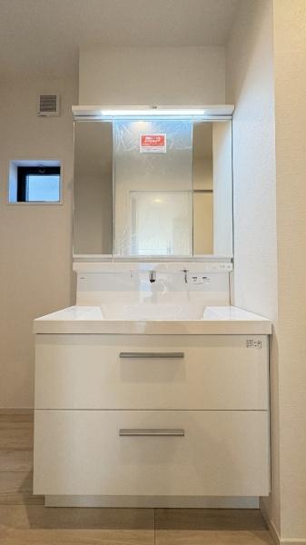 �_�ސ쌧���l�s�s�}�擌�R�c1���ڂ̐V�z��ˌ��Ă̐��ʑ�E���ʏ�