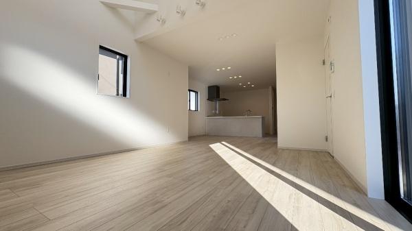 �_�ސ쌧���l�s�s�}�擌�R�c1���ڂ̐V�z��ˌ��Ẵ��r���O