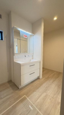 �_�ސ쌧���l�s�s�}�擌�R�c1���ڂ̐V�z��ˌ��Ă̐��ʑ�E���ʏ�