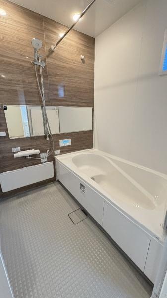 �_�ސ쌧���l�s�s�}�擌�R�c1���ڂ̐V�z��ˌ��Ă̗���