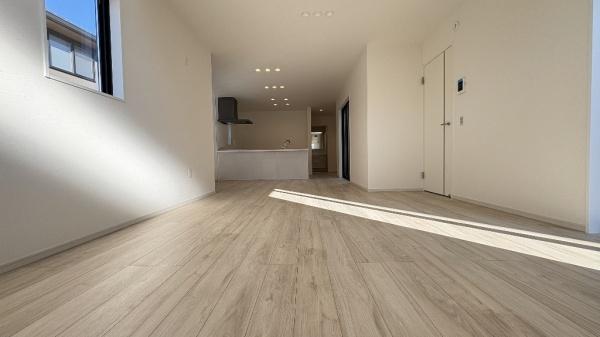 �_�ސ쌧���l�s�s�}�擌�R�c1���ڂ̐V�z��ˌ��Ẵ��r���O