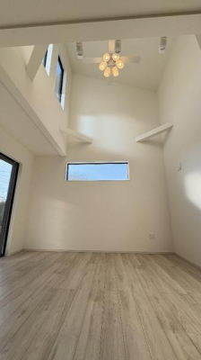 �_�ސ쌧���l�s�s�}�擌�R�c1���ڂ̐V�z��ˌ��Ẵ��r���O