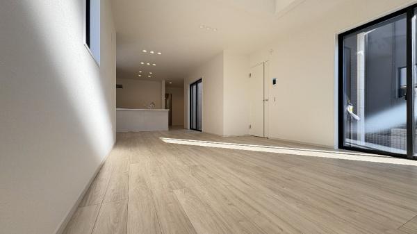 �_�ސ쌧���l�s�s�}�擌�R�c1���ڂ̐V�z��ˌ��Ẵ��r���O