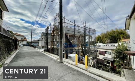 �_�ސ쌧���l�s�`������2���ڂ̐V�z��ˌ��Ă̑O�ʓ��H�܂ތ��n�ʐ^