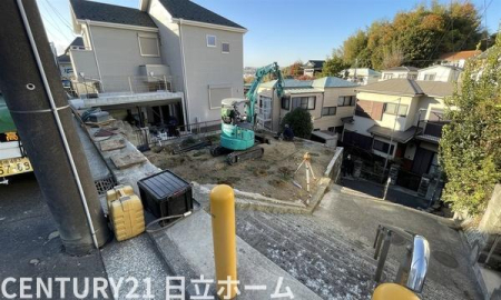 �_�ސ쌧���l�s�`������2���ڂ̐V�z��ˌ��Ă̑O�ʓ��H�܂ތ��n�ʐ^