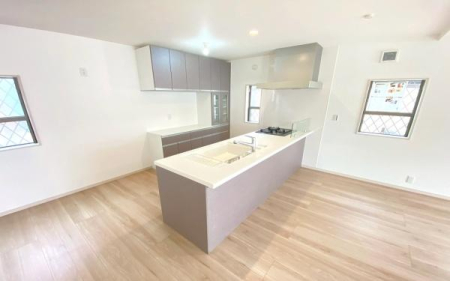 �_�ސ쌧���l�s���J��쐣�J2���ڂ̐V�z��ˌ��ẴL�b�`��